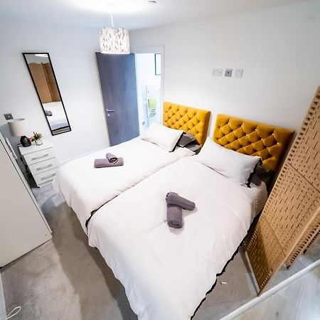 Bv Spacious 1-Bedroom Apartment Close To Town Center - Sleeps 6 Bradford (West Yorkshire) Exterior foto
