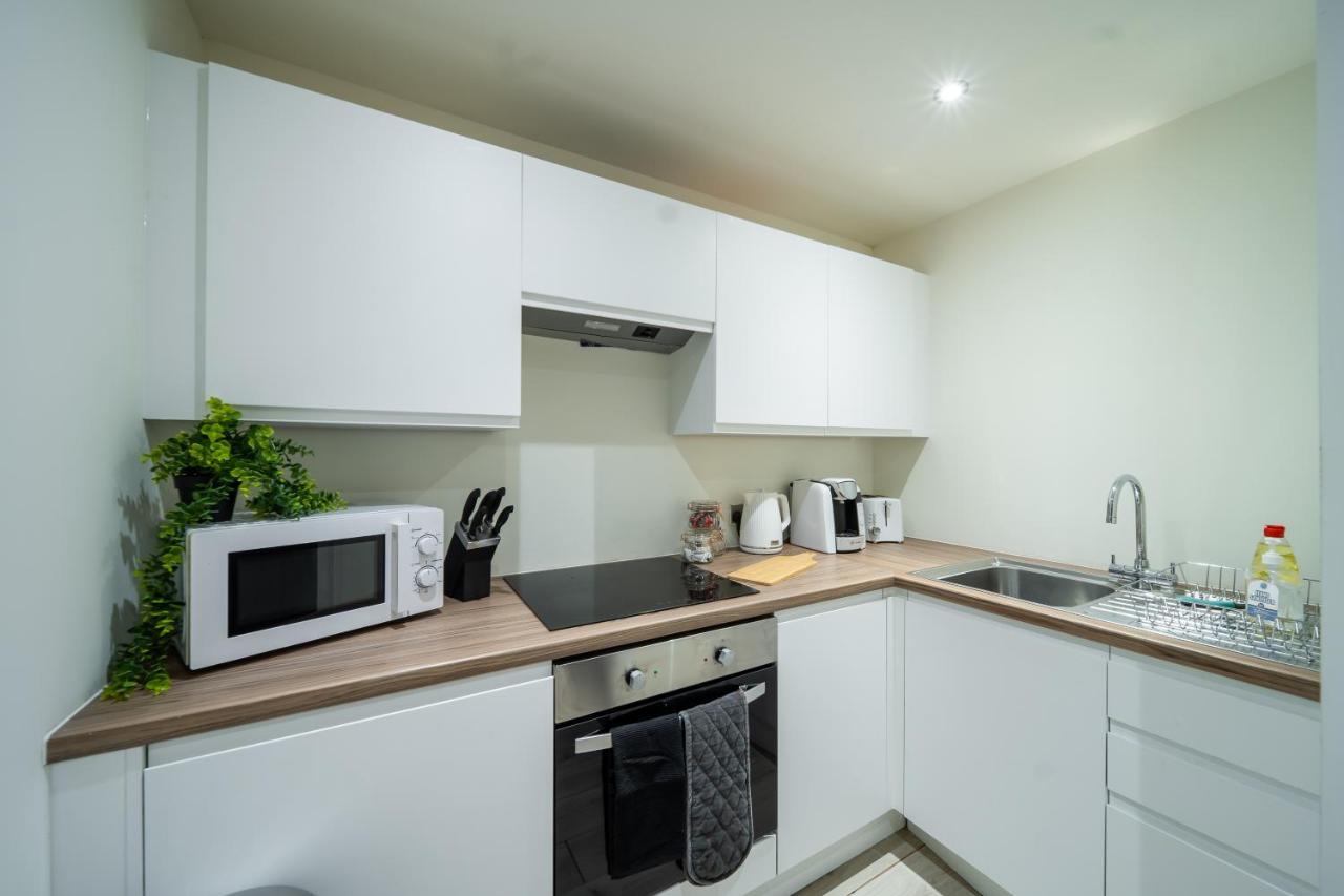 Bv Spacious 1-Bedroom Apartment Close To Town Center - Sleeps 6 Bradford (West Yorkshire) Exterior foto