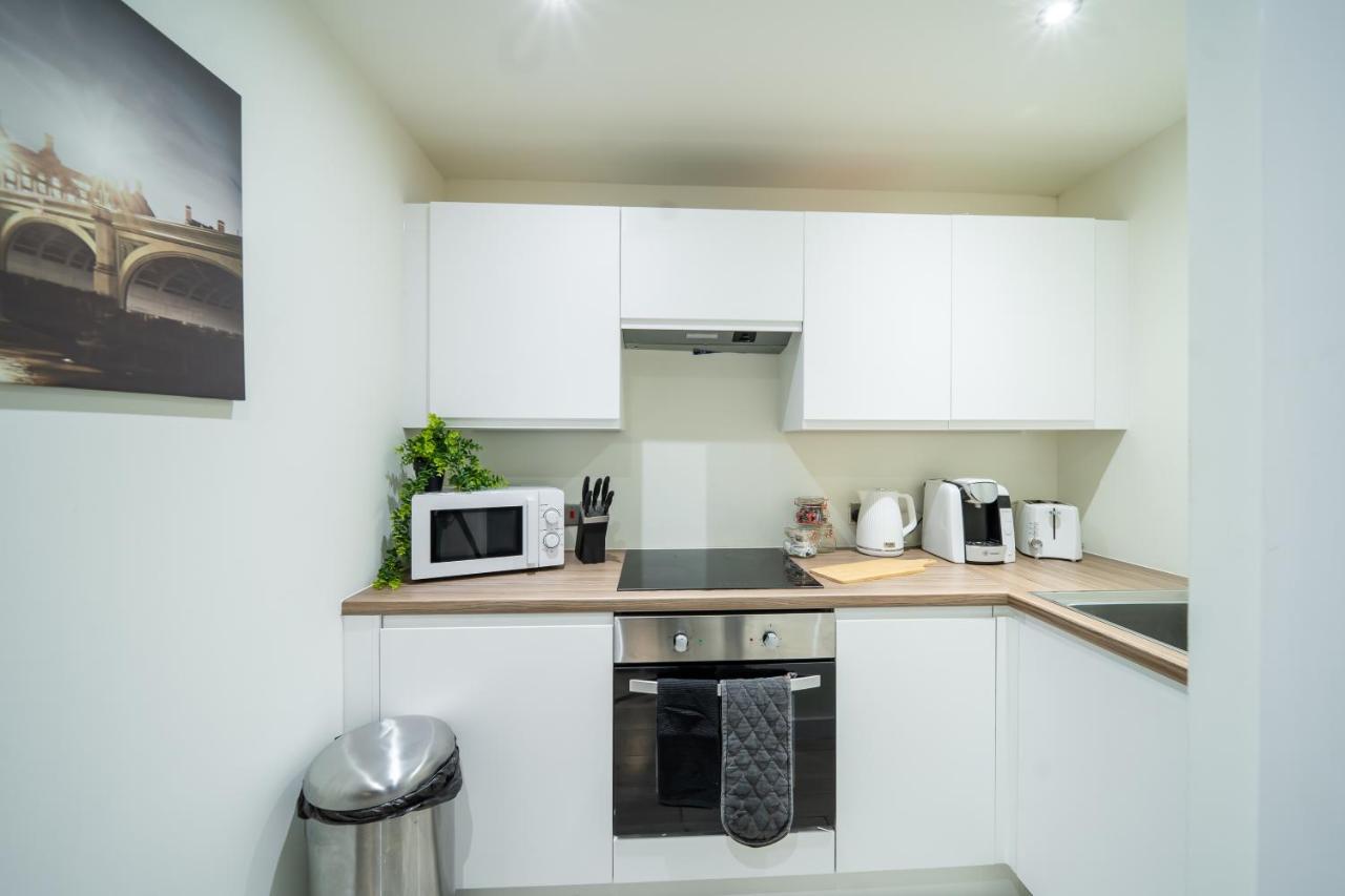 Bv Spacious 1-Bedroom Apartment Close To Town Center - Sleeps 6 Bradford (West Yorkshire) Exterior foto