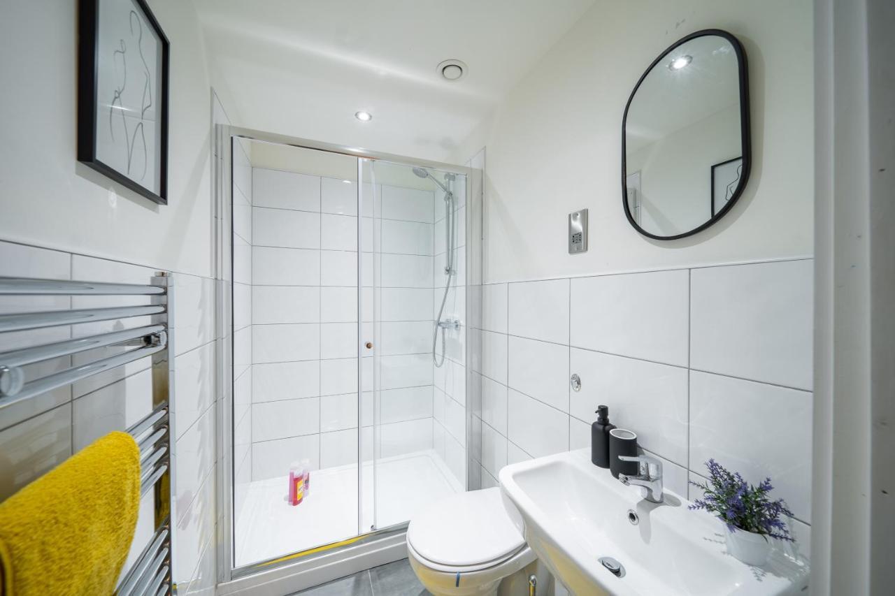 Bv Spacious 1-Bedroom Apartment Close To Town Center - Sleeps 6 Bradford (West Yorkshire) Exterior foto